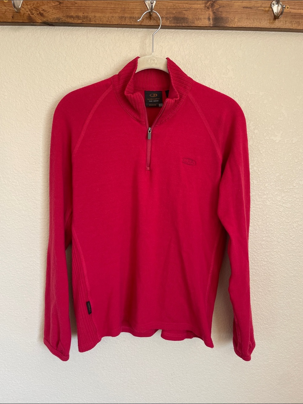 Icebreaker Women's Merino Wool Baselayer Red Quarter-Zip Performance Sweater L